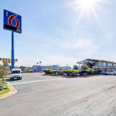 Motel 6-Laredo, Tx - South 外观 照片