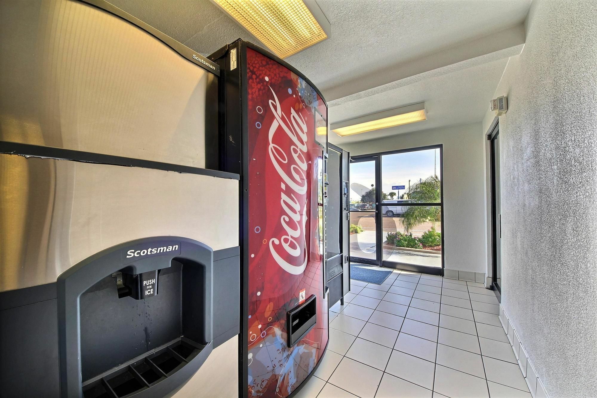 Motel 6-Laredo, Tx - South 外观 照片